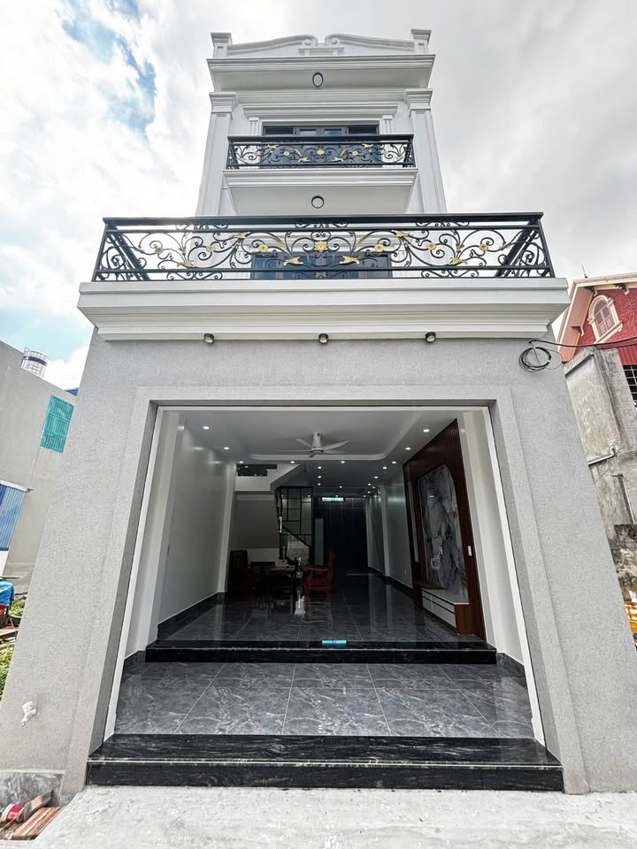 Nhà 3 tầng độc lập Hồng Thái, An Dương 61.8m² giá 2.5 tỷ - Chính chủ, ô tô vào tận nhà!