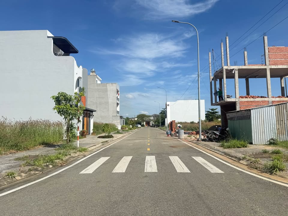 Đất nền Khu Tái Định Cư Phước Hưng 90m² giá 2.4 tỷ - Hướng Đông, gần công viên!