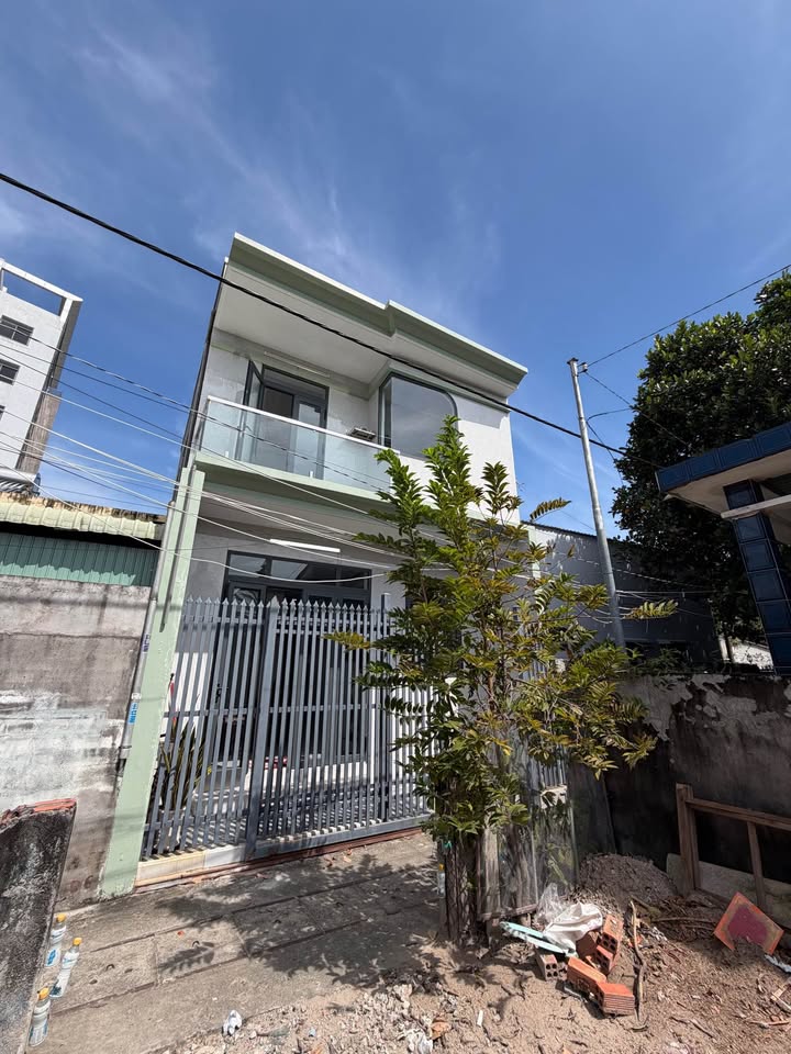 Nhà phố 1 trệt 1 lầu tại thị trấn Long Điền 50m² giá 1.39 tỷ - Tiện nghi đầy đủ, sẵn sàng ở ngay!