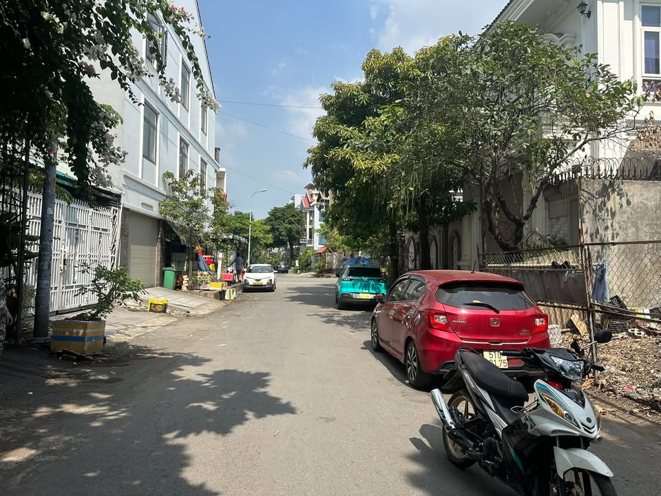 Đất làm văn phòng tại Hiệp Bình Chánh, Thủ Đức 122m² giá 15 tỷ - Vị trí đẹp, giao thông thuận lợi!