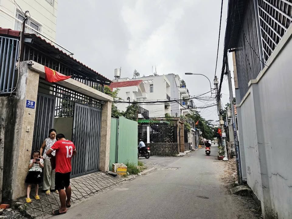 Đất mặt tiền Thạnh Lộc 26 76m² giá 5.3 tỷ - Vị trí đắc địa gần chợ cầu đồng!