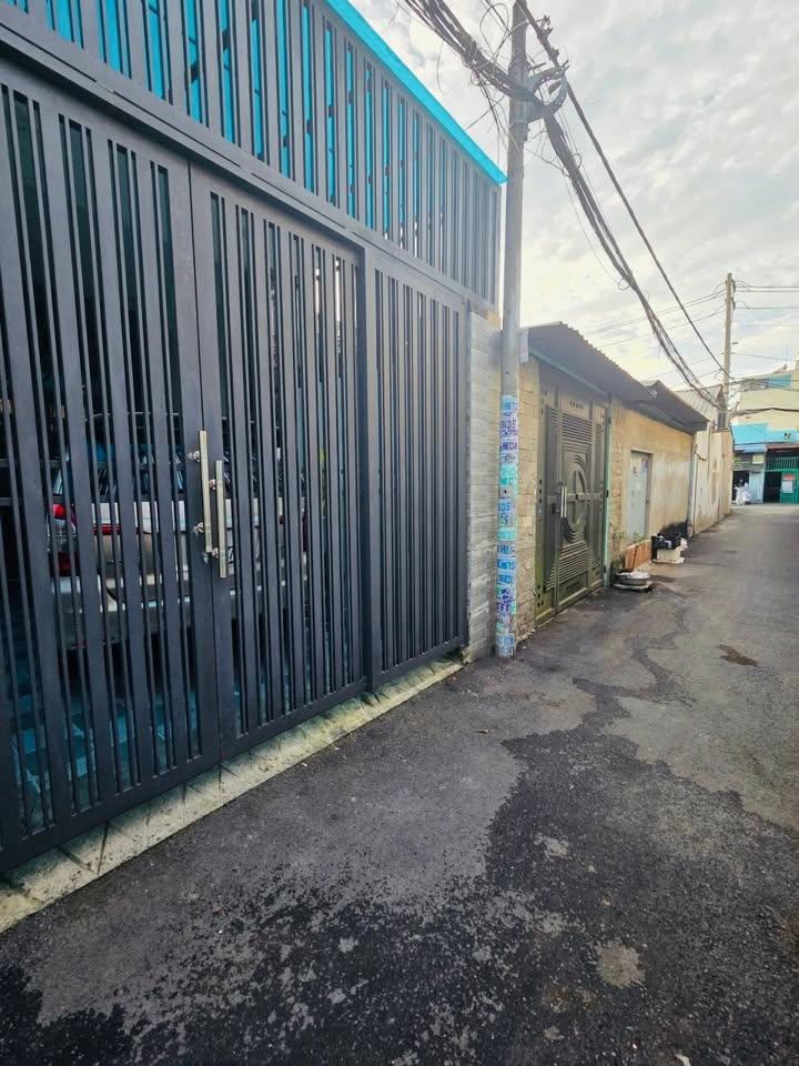 Nhà riêng Linh Xuân Thủ Đức 60m² giá 3 tỷ - Hẻm ô tô, sổ hồng riêng!