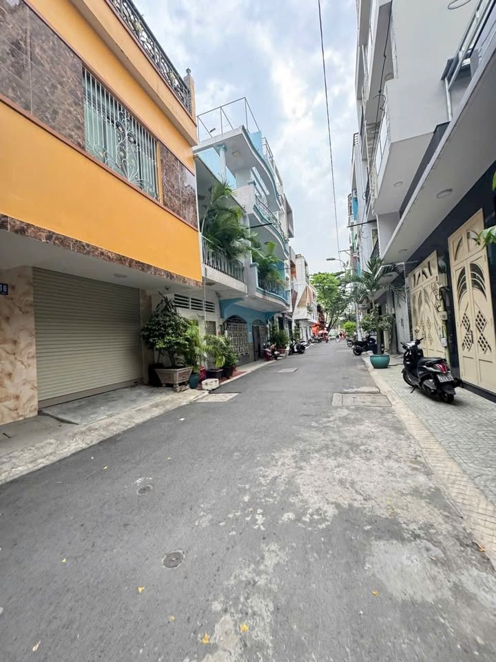 Nhà 3 tầng mặt tiền đường Lữ Gia, quận 11, giá 18 tỷ - Đầu tư sinh lời ngay!