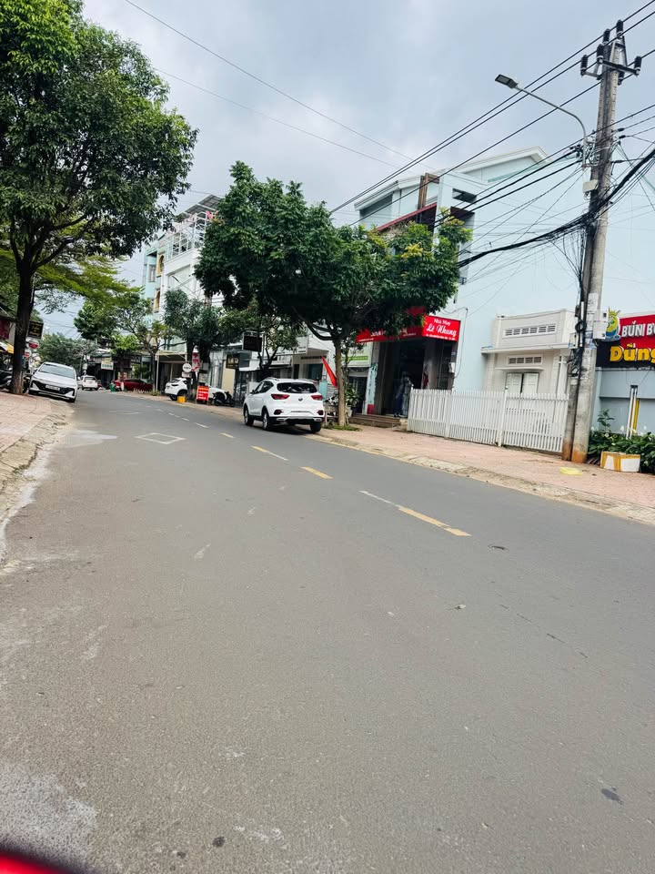 Nhà mặt tiền Nguyễn Công Trứ, TP.Buôn Ma Thuột 93m² giá 8 tỷ - Đầu tư sinh lời ngay!