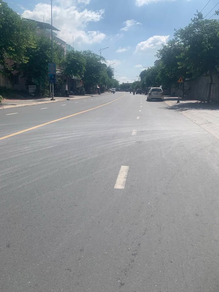 Khách sạn 6 tầng Đông Hòa Dĩ An 124m² giá 16 tỷ - Doanh thu 120 triệu/tháng!