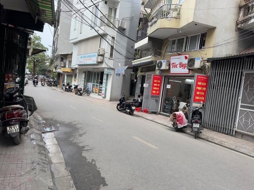 Nhà phố Văn Chương 41m² giá 10.4 tỷ - Kinh doanh tốt, ô tô đỗ cửa!