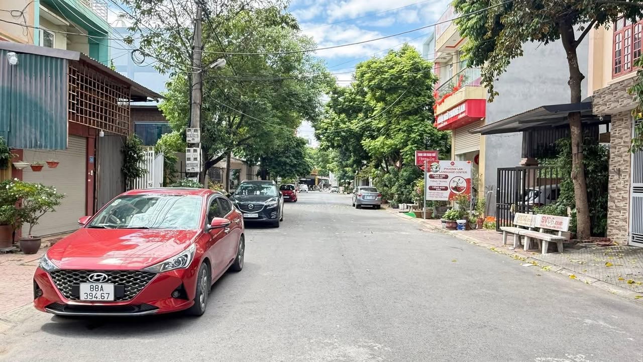 Đất thổ cư 100m² Lạc Long Quân, Vĩnh Phúc - Hướng Nam, giá 4.6 tỷ - Đầu tư sinh lời ngay!