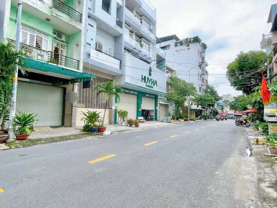 Mặt tiền FrontHouse 216m² đường Lê Lăng, Tân Phú - Giá chỉ 26.5 tỷ!