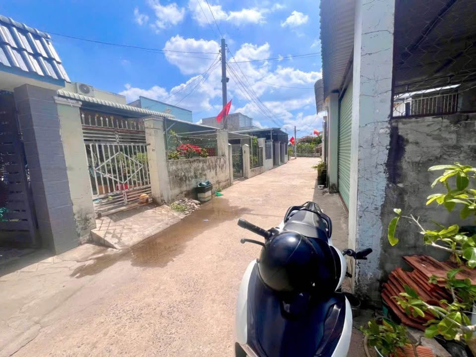 Nhà gác lửng Phan Thiết 102m² giá 1.3 tỷ - Gần chợ Tôn Nay, thuận tiện sinh hoạt!