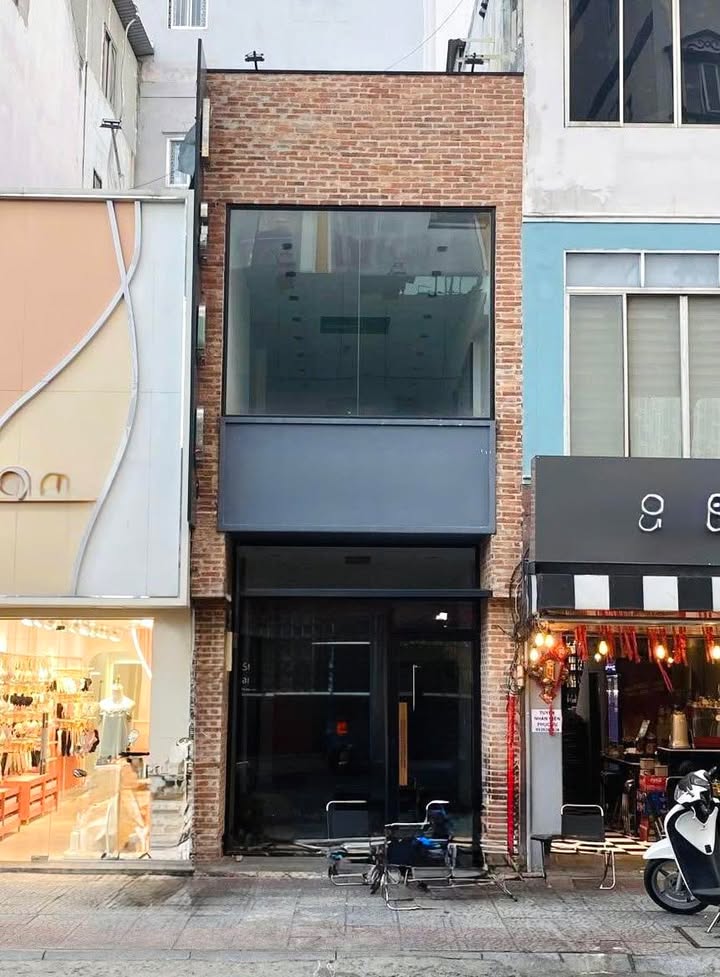 Cho thuê mặt tiền đường Nguyễn Trãi, quận 1, diện tích 54m² - Vị trí đắc địa kinh doanh sầm uất