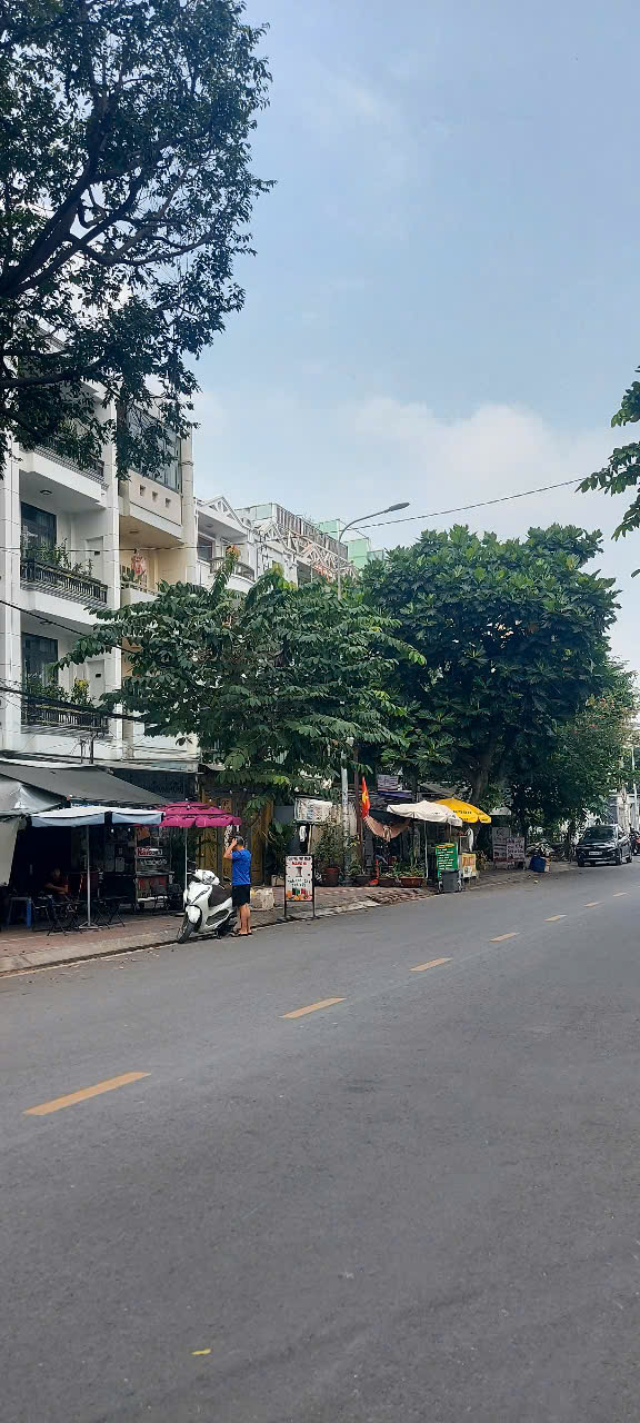 Bán FrontHouse mặt tiền Bình Lợi 300m² - Kinh doanh sầm uất, giá thỏa thuận!