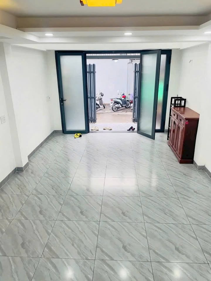 Nhà mặt tiền đường Tân Mỹ, Q7 - 64m² giá 11 tỷ - Sổ hồng riêng, công chứng ngay!