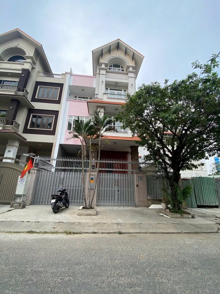 Biệt thự cho thuê KDC Him Lam, quận 7, 200m² - Thiết kế hiện đại, full nội thất!