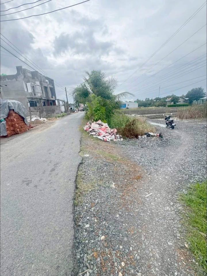 Đất vườn 1000m² mặt tiền đường ĐT835B - Cơ hội đầu tư hấp dẫn!