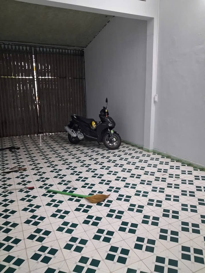 Nhà nguyên căn mặt tiền đường Hùng Vương 120m² giá chỉ 5.5 triệu - Cơ hội kinh doanh tuyệt vời!