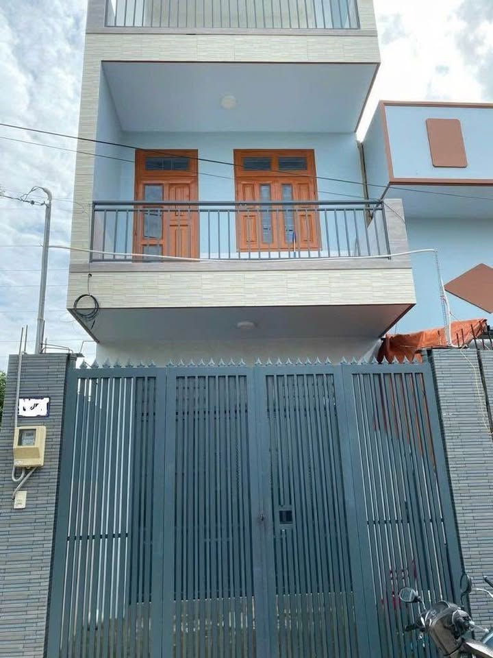 Nhà 4 tầng Lò Lu, Long Phước 120m² giá 9.8 tỷ - Dòng tiền ổn định 13 triệu/tháng!