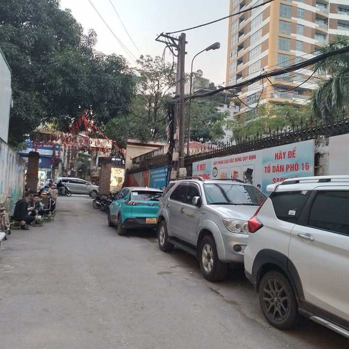 Nhà phố Mai Dịch, Cầu Giấy 47m² giá 18.3 tỷ - Gara ô tô, thang máy hiện đại!