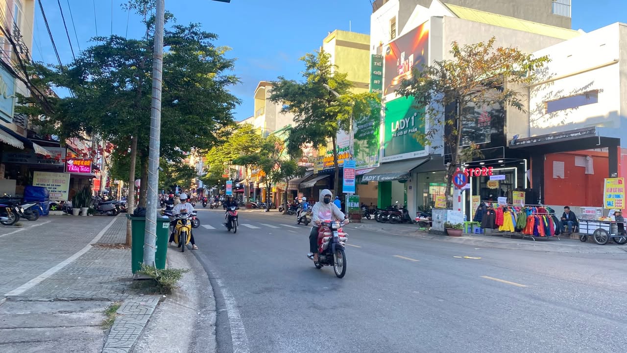 Nhà frontHouse Đức Trọng 139m² giá 14.5 tỷ - Đầu tư sinh lời ngay!