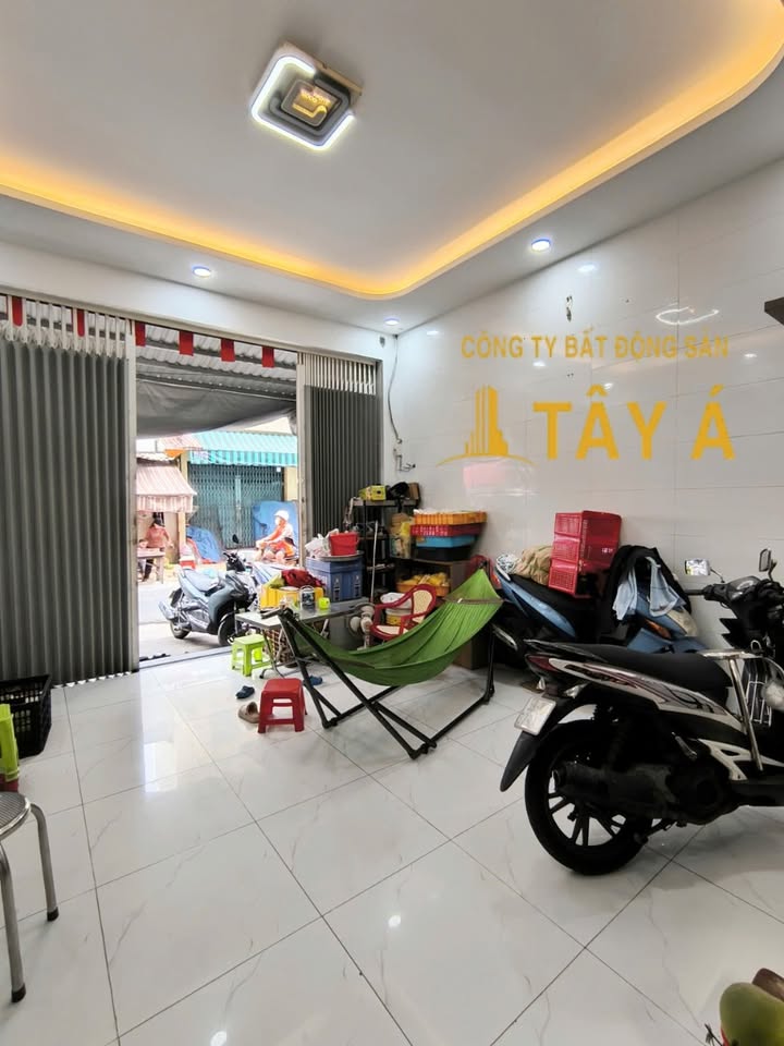 Nhà phố 39.5m² tại Nguyễn Mỹ Ca, Tân Phú - Giá 9.6 tỷ, sẵn sàng ở ngay!