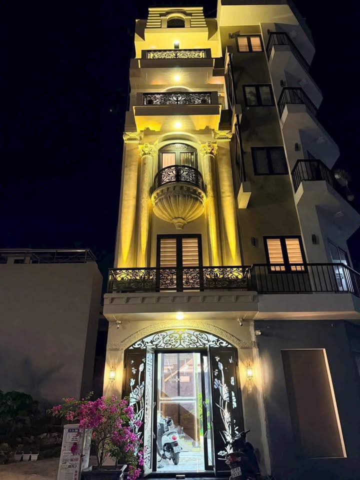 Nhà 5 tầng Khu Tái định cư A51 Hồ Sen, 50m² giá 8.6 tỷ - Full nội thất, thang máy