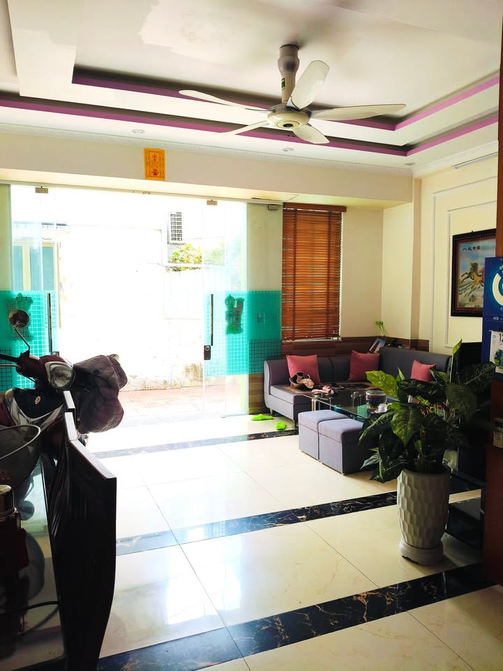 Nhà 3 tầng Vũ Chí Thắng, Hải Phòng - Giá chỉ 3 tỷ, sổ đỏ chính chủ!