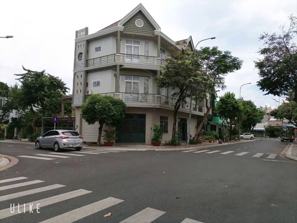 Nhà góc 2 mặt tiền đường Bạch Đằng, 106m² giá 12 tỷ - Thiết kế Châu Âu sang trọng!