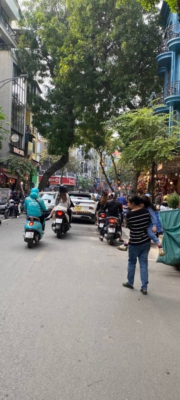 Nhà mặt phố Khuất Duy Tiến, Thanh Xuân 90m² giá 18 tỷ - Đầu tư sinh lời cao!