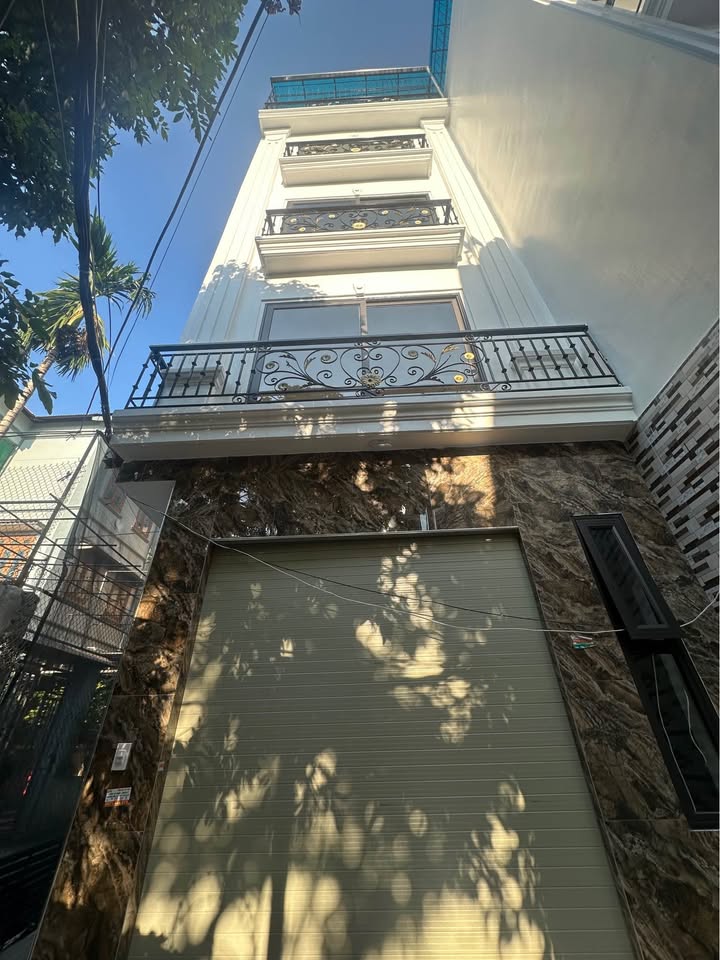 Nhà 5 tầng 32m² tại Đông La, Hoài Đức - Giá 3.7 tỷ, Vị trí đắc địa!
