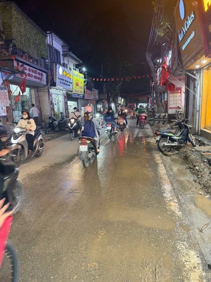 Nhà mặt phố Vĩnh Hưng 43m² giá 12.8 tỷ - Kinh doanh thuận lợi, ô tô đỗ cửa!