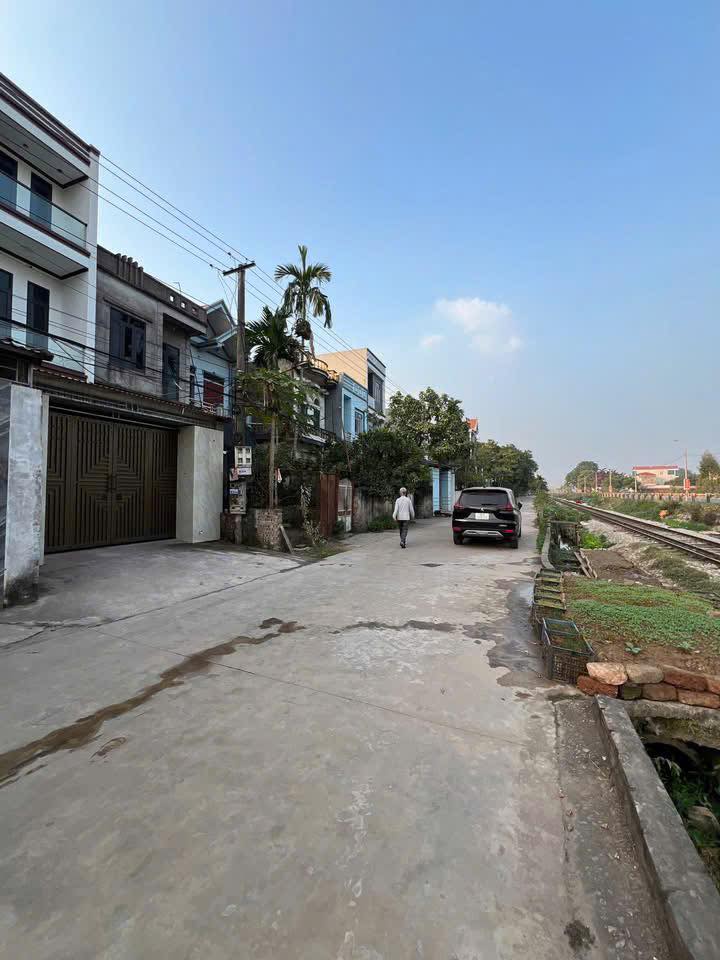 Nhà hai tầng mặt tiền 5m tại thị trấn Vôi - Giá chỉ 1 tỷ, cơ hội đầu tư tuyệt vời!