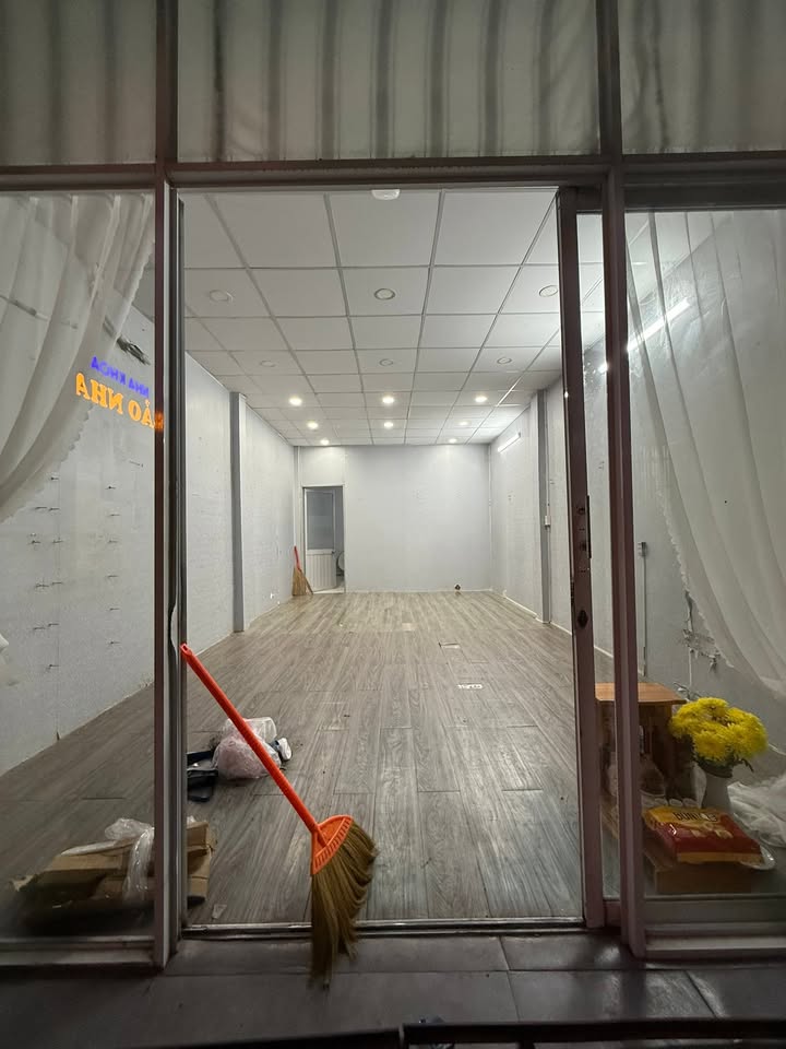 Mặt bằng cho thuê tại Phường Tân Phong, Biên Hòa, 40m² giá 4.2 triệu - Không chung chủ, thoải mái giờ giấc!