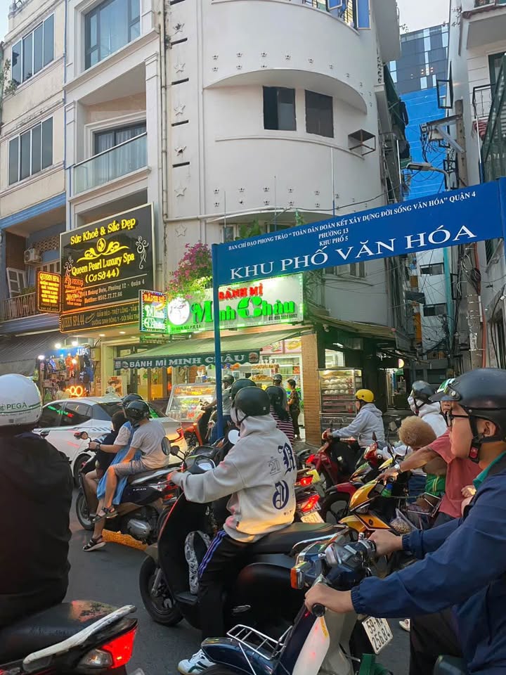 FrontHouse 112 Hoàng Diệu Quận 4 162.7m² giá 25 tỷ - Cơ hội đầu tư tuyệt vời!