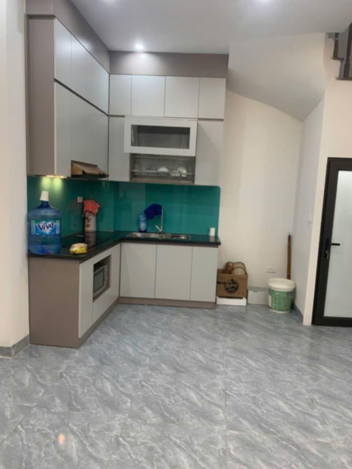 Nhà nguyên căn 5 tầng Yên Nghĩa 30m² giá chỉ 8.5 triệu - Phù hợp cho hộ gia đình!