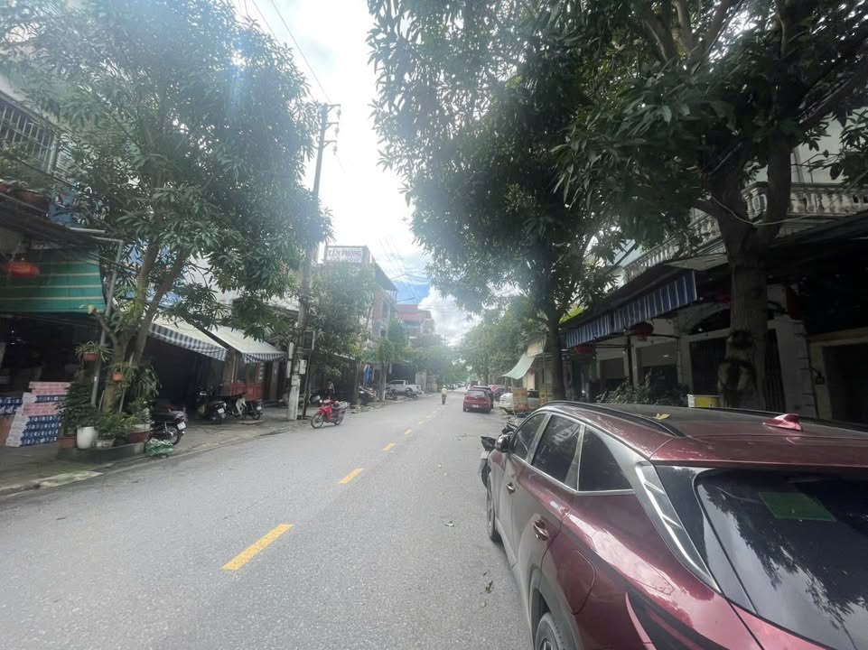 Nhà mặt tiền kinh doanh Thái Phiên, TP Vinh 250m² giá 15 tỷ - Vị trí đắc địa, đầu tư sinh lời!