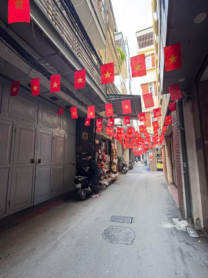 Nhà riêng Hạ Đình 40m² giá 8 tỷ - Ngõ thông thoáng, gần khu ăn uống 5 sao!