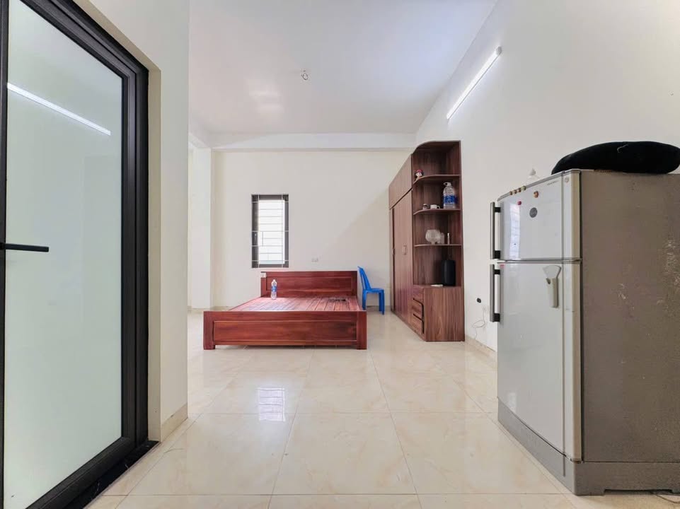 Phòng cho thuê 83 Tân Triều 30m² giá 4.3 triệu - Nội thất đầy đủ, gần nhiều trường đại học!