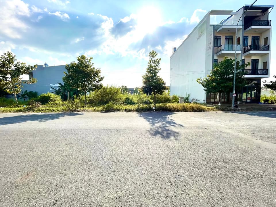 Đất nền 90m² KDC Tân Phú, Cần Thơ giá 2.3 tỷ - Vị trí đẹp, hướng Đông Bắc!