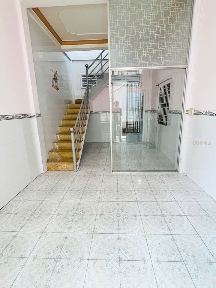 Nhà cho thuê hẻm 54 Trần Việt Châu 100m² giá 3.9 triệu - Phù hợp cho gia đình đông người!