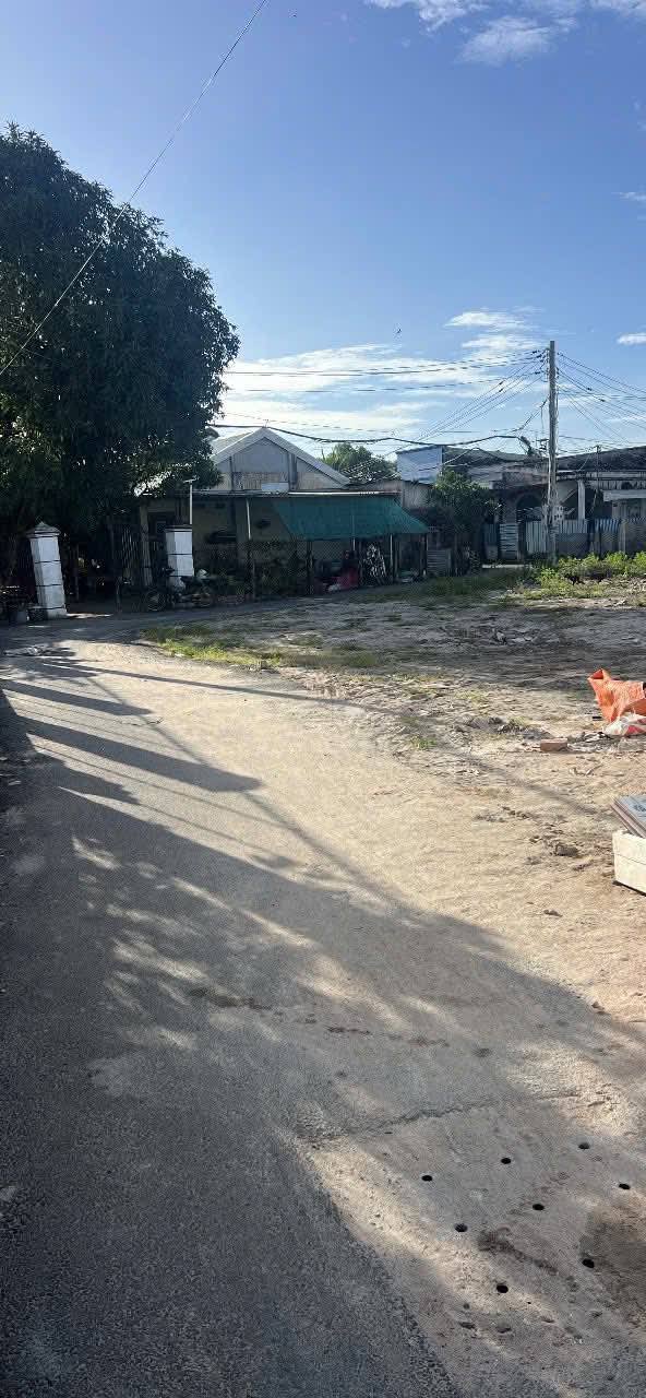 Đất nền góc đường Võ Thị Sáu, thị trấn Long Điền 136m² giá 1.36 tỷ - Cơ hội đầu tư hấp dẫn!