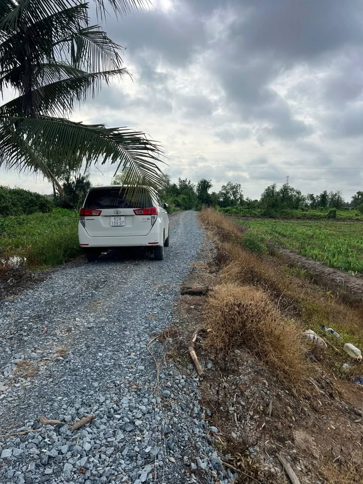 Đất vườn mặt tiền kênh tại xã Bình Đức, Bến Lức, Long An - Giá chỉ 850 triệu!