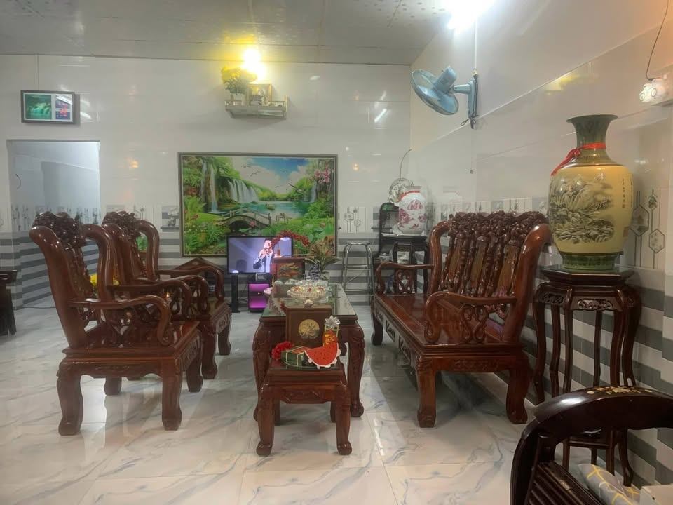 Nhà bán tại Vĩnh Long 120m² giá 1.65 tỷ - Sẵn sàng vào ở!