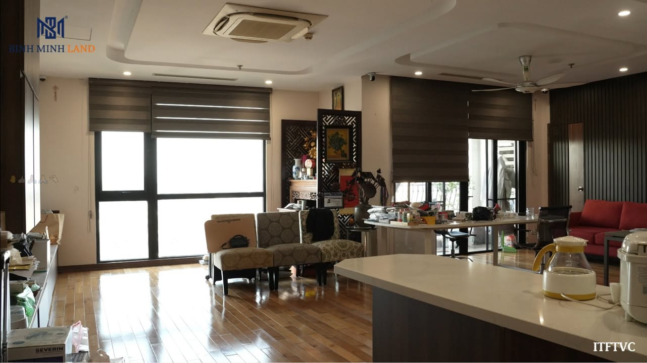 Căn hộ 3PN Royal City 151m² giá 20 triệu - Full nội thất, sẵn sàng ở ngay!