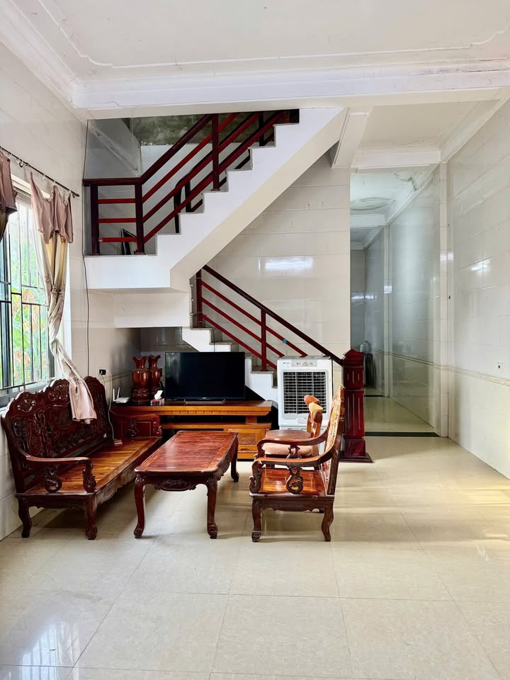 Nhà phố Vinh Tân 92m² giá 3 tỷ - Sổ đỏ chính chủ, ô tô vào tận nơi!