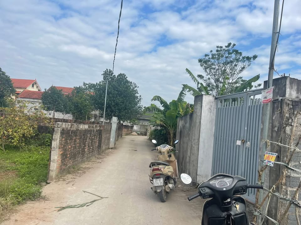 Nhà cấp 4 Sài Sơn Quốc Oai 240m² giá 1 tỷ - Đường thông ô tô thuận tiện!