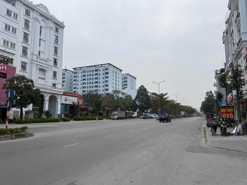 Đất nền Lý Thánh Tông, Từ Sơn 200m² giá 30 tỷ - Vị trí đắc địa kinh doanh!