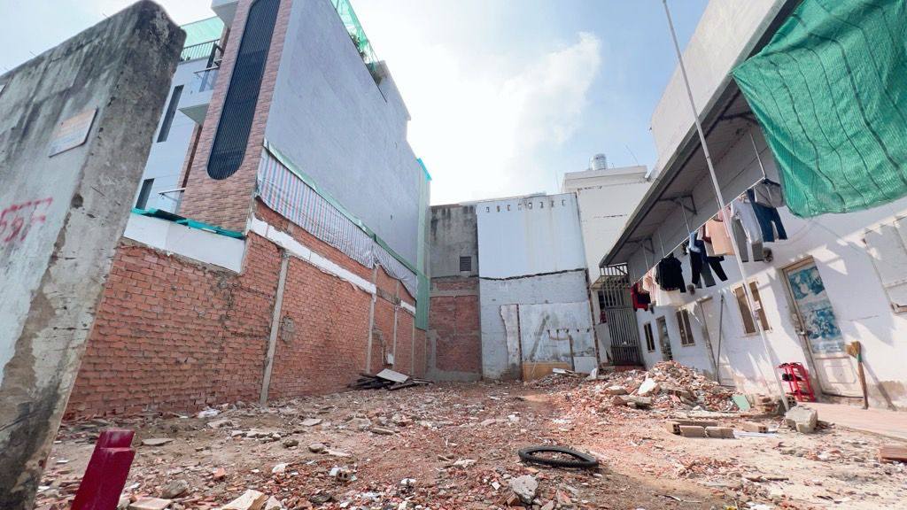 Lô đất đẹp tại đường 385, Thủ Đức, 61.8m² - Gần nhiều trường Đại học!