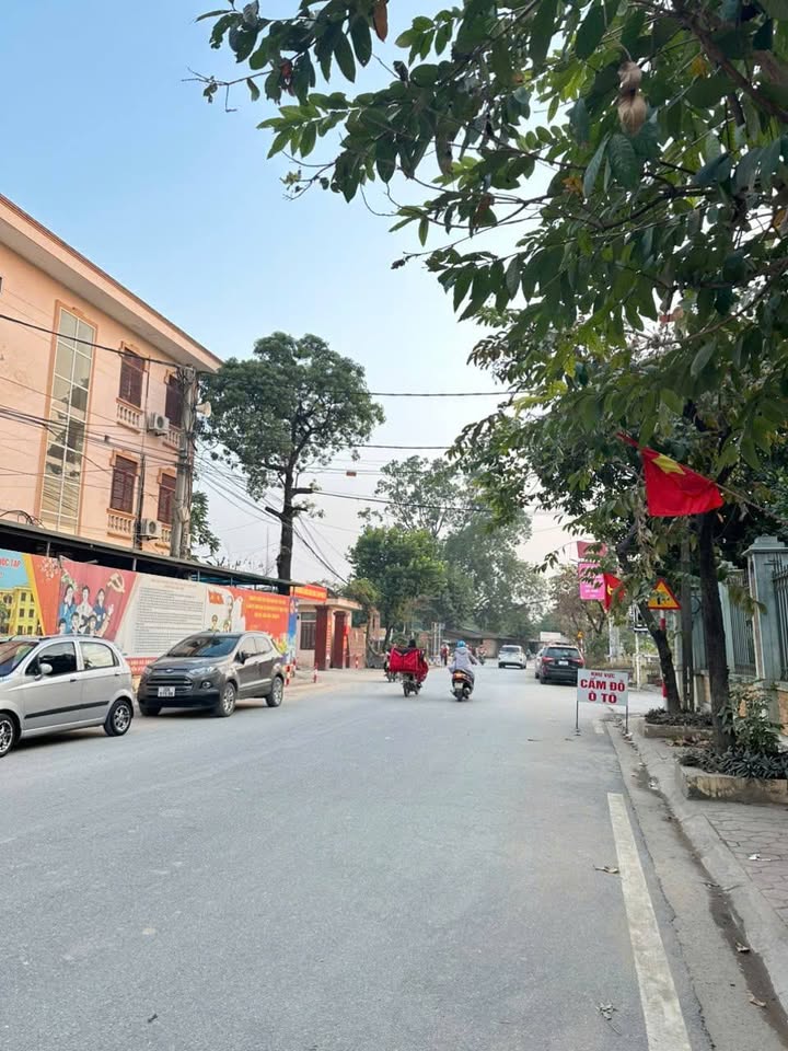 Nhà phố Vân Canh Hoài Đức 33m² giá 5.15 tỷ - Thiết kế hiện đại, gần chợ và trường học!