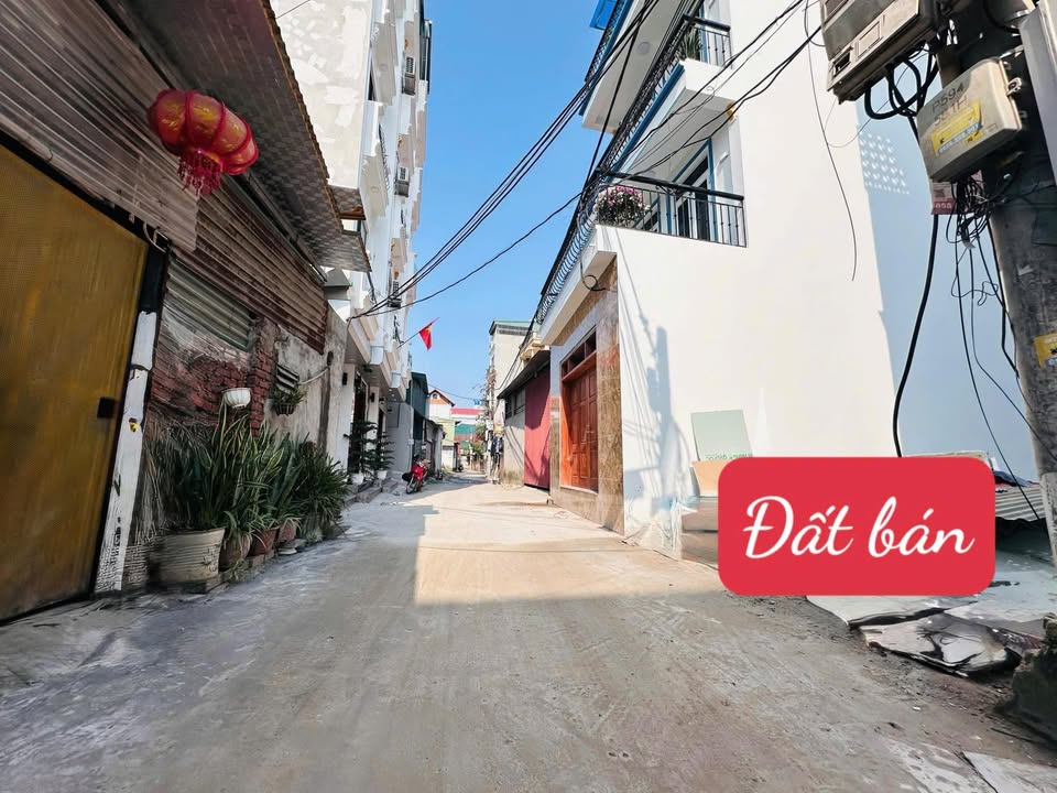 Đất Cự Khối Long Biên 51.2m² - Thông xe ô tô 7 chỗ, ngõ rộng 4m