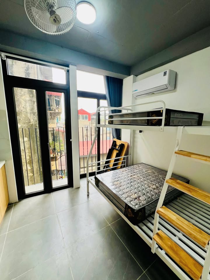 Phòng cho thuê Ngõ 90 Láng Hạ, Đống Đa, giá từ 5.5 triệu - Không gian thoáng đãng, đầy đủ nội thất!