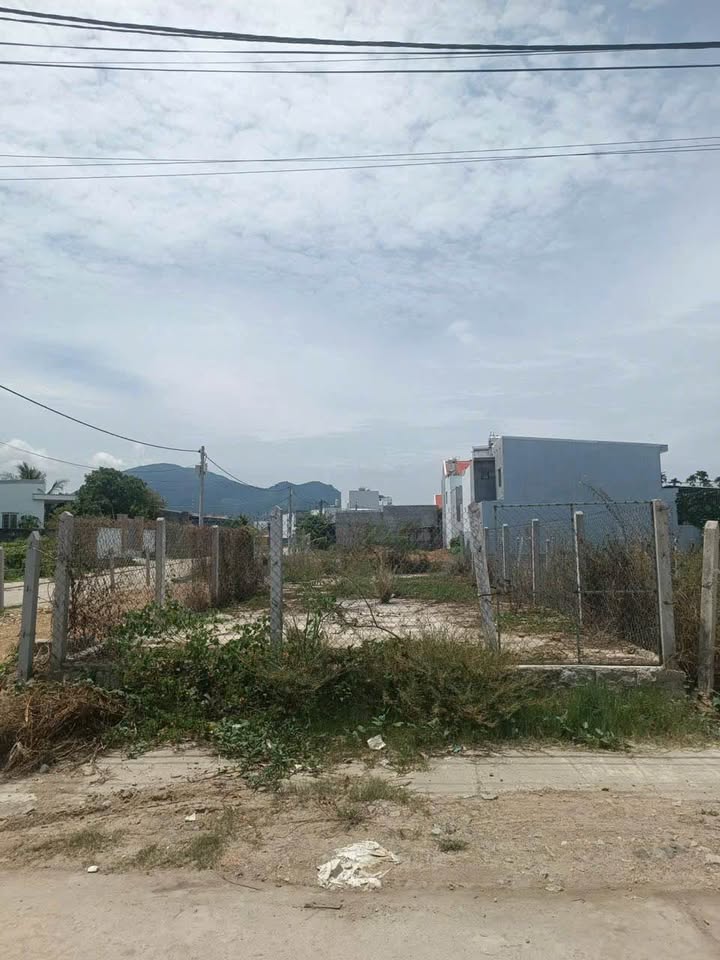 Đất tái định cư Bầu Gáo, Diên Khánh 116m² giá 2 tỷ - Đường ô tô rộng 9m-10m!